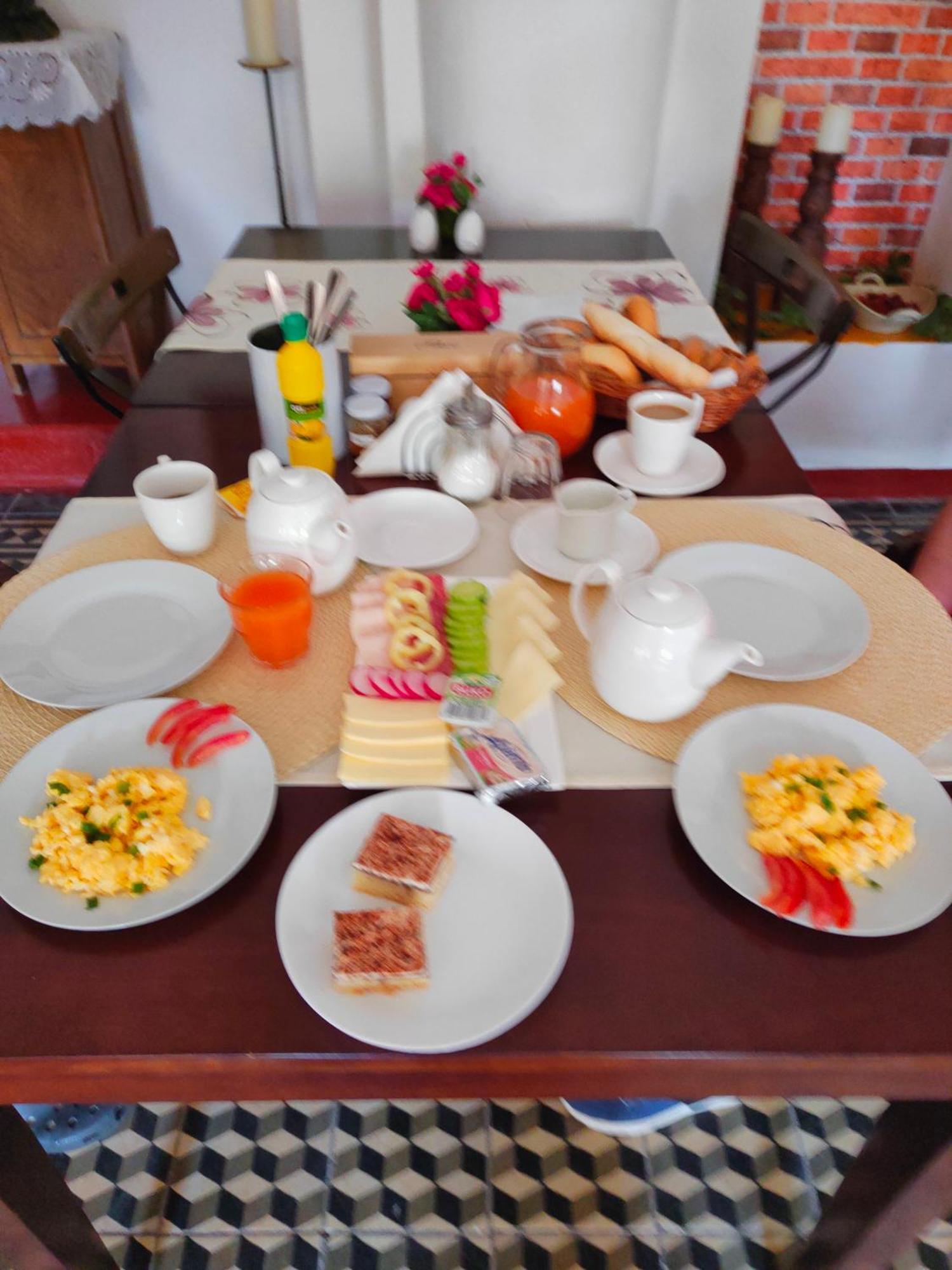 Bed And Breakfast Tvrz Velká Bukovina Exteriör bild