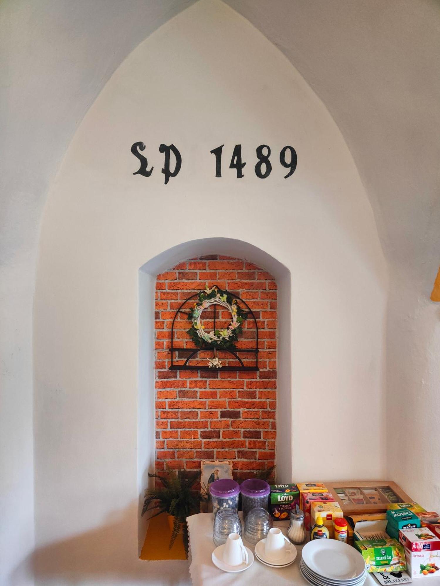 Bed And Breakfast Tvrz Velká Bukovina Exteriör bild